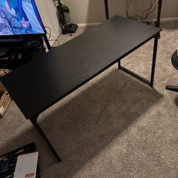 Black Desk 