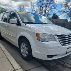 2010 Chrysler Town & Country