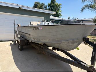 1983 Challenge Pleasure fishing boat