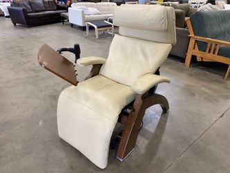 HUMAN TOUCH Perfect Chair PC-600 with Lumbar and Book Rest (Damaged Arm)