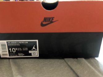Air Jordan retro low, red and black