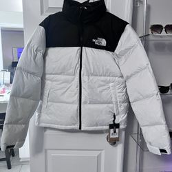 Brand New Northface Men’s 1996 Retro Nuptse Jacket (Size Medium)