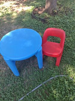 Little tike table 1 chair in good condition