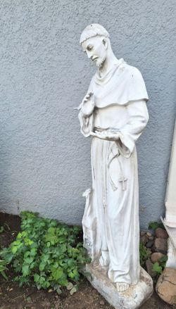2 Garden Statues