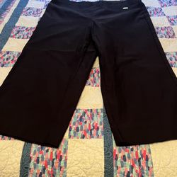 Ladies black capris 