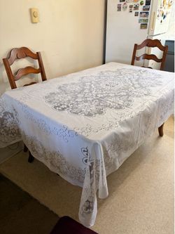 Wood dinning table for 6 people