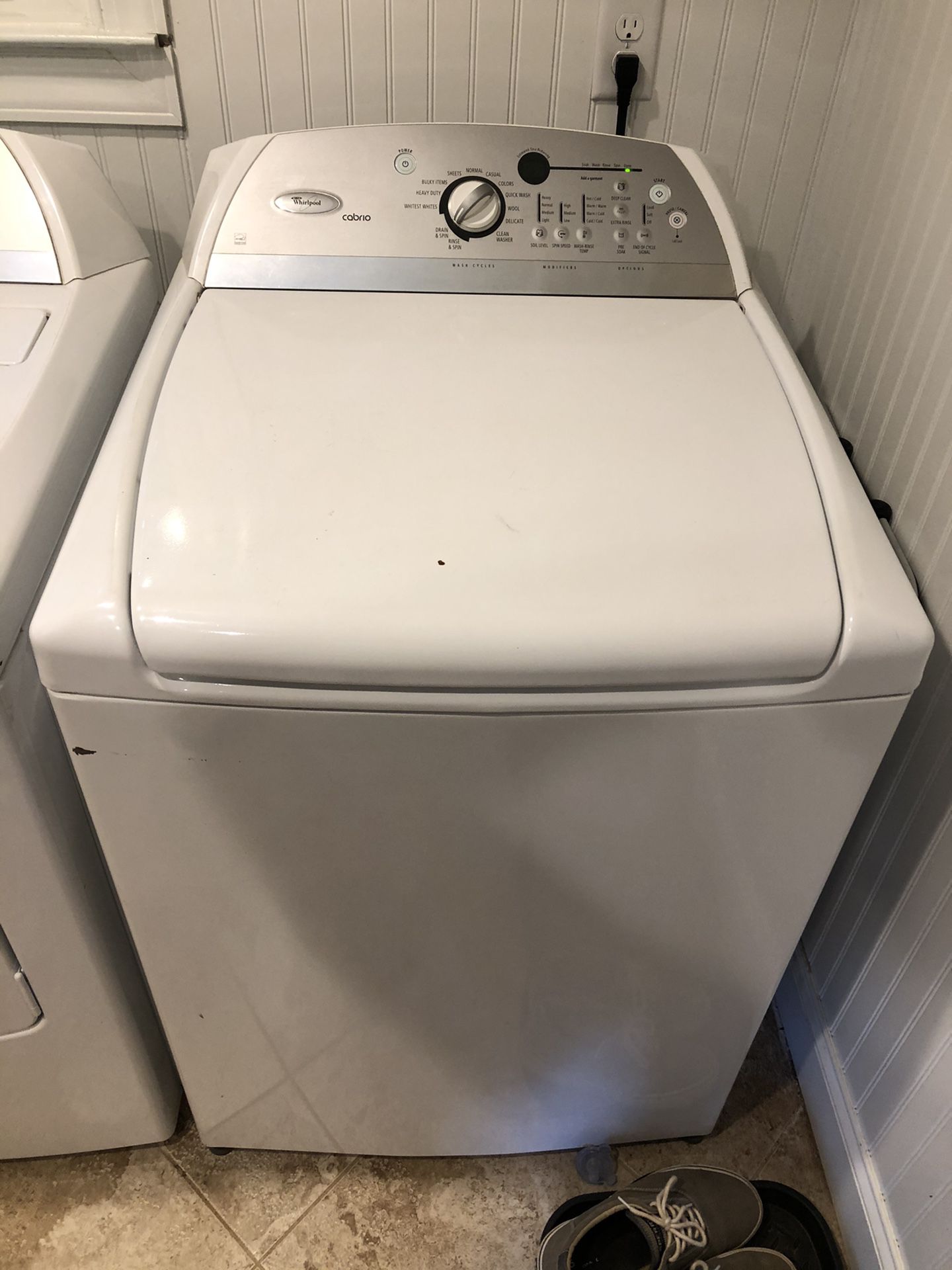 Whirlpool cabrio washer and dryer set