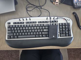 Logitech Wired Keyboard with Wrist Rest