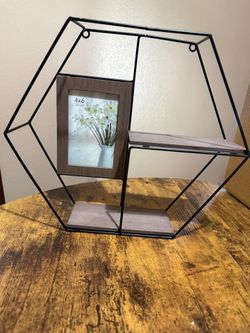Family Wall Shelf with 4x6 Photo Frame