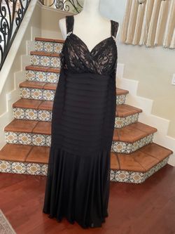 Black Lace Bodice Formal Evening Gown