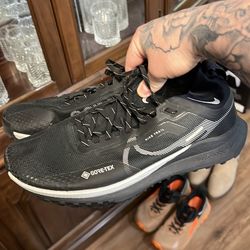 Nike Trail sneakers