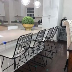 Bar Stools New in Original Packaging’s Set of 4 Stunning Modern Geometric Design.