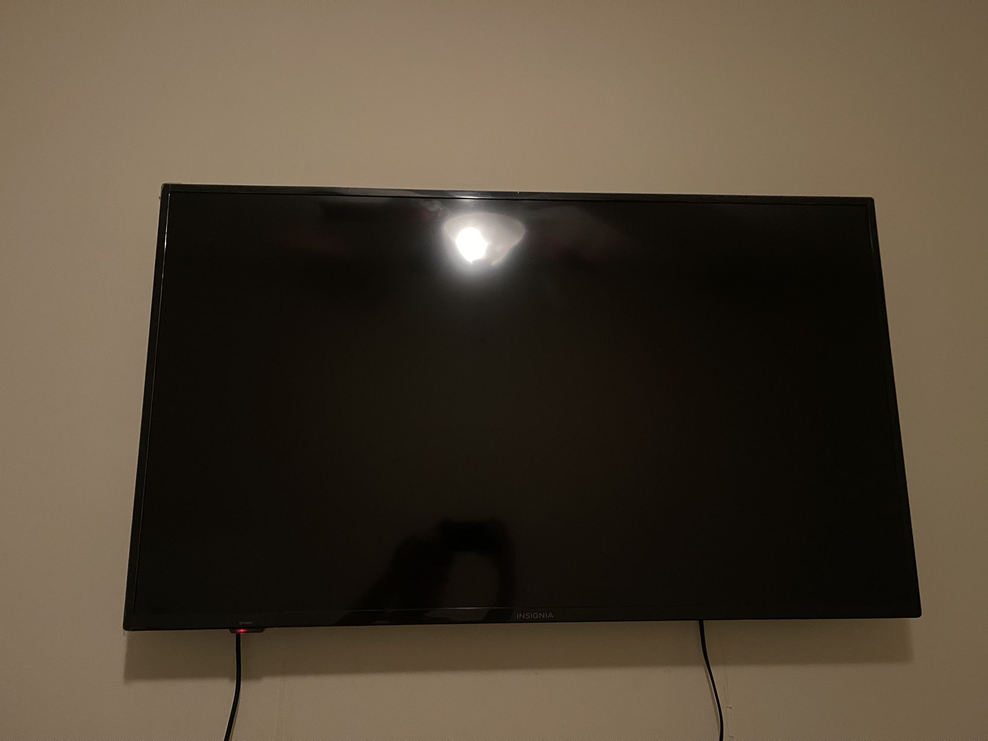 NEW 50 Inch INSIGNIA SMART TV