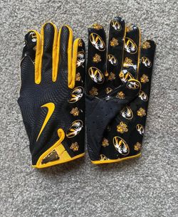 College gloves
