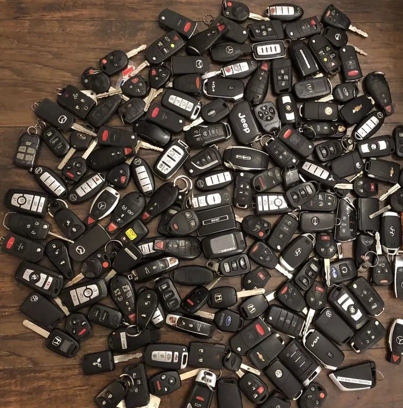 Bmw new key fob Lexus key fob Nissan key Jeep key Bentley key Toyota key fob