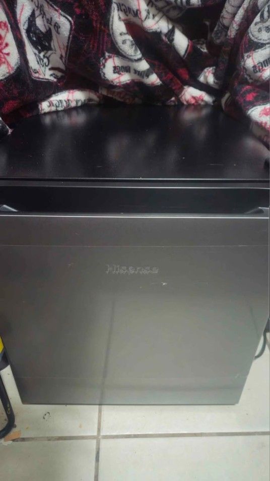 Hisense Mini Fridge
