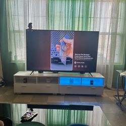 TV STAND 