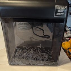 Fellowes Shredmate Small Shredder
