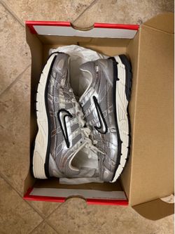 NIKE RUNNING SHOE