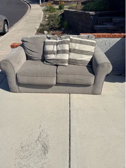 FREE COUCH POWAY