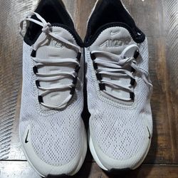 Nike Air Max 270, Size 7, Vast Grey