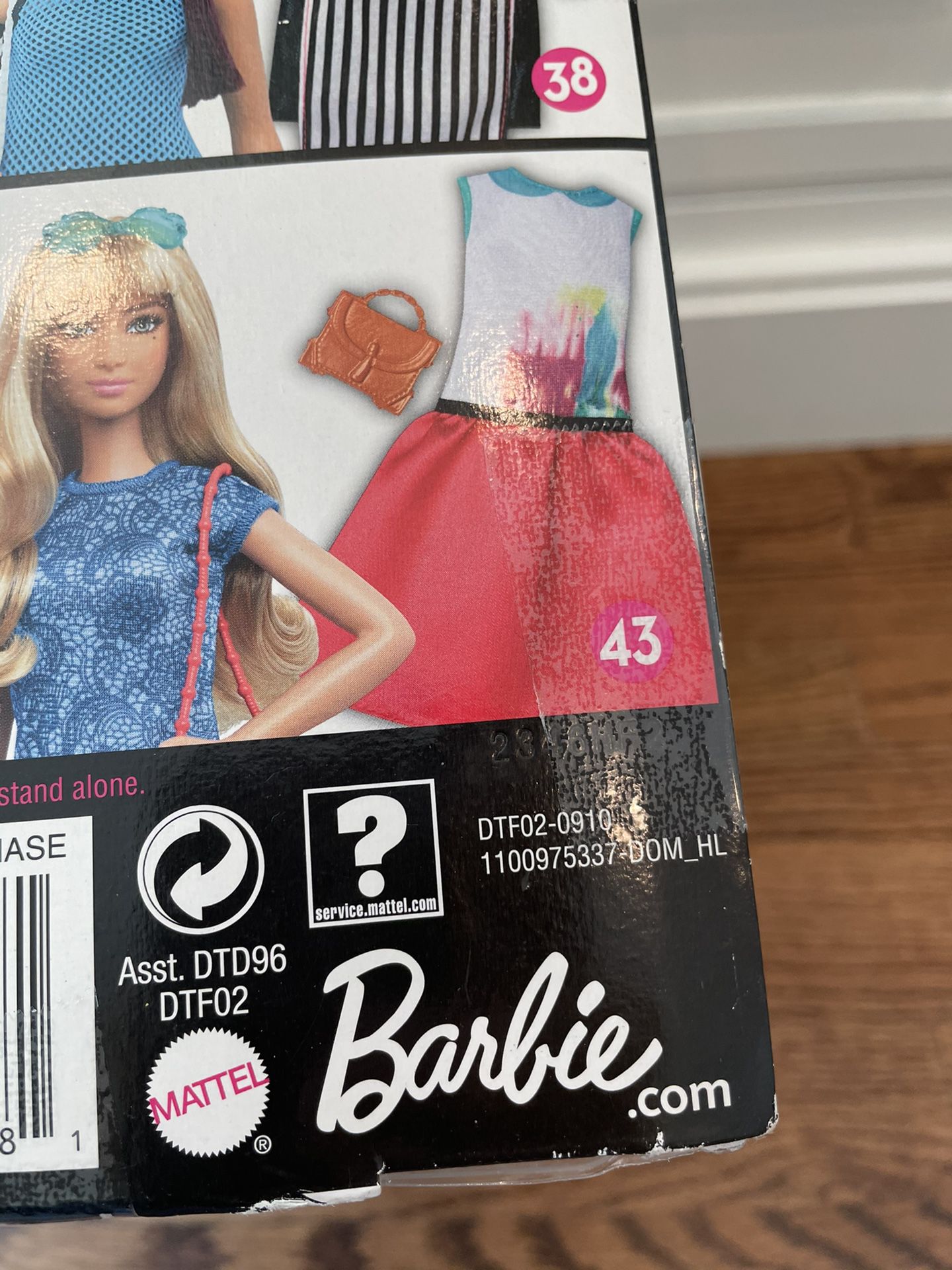 👠MOSCHINO Barbie 2️⃣0️⃣1️⃣5️⃣−9️⃣ Barbie Signature👚 Photo Galery 