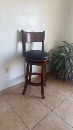 Stool wood 29’tall  only one