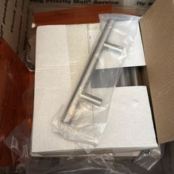 Cabinet drawer pulls