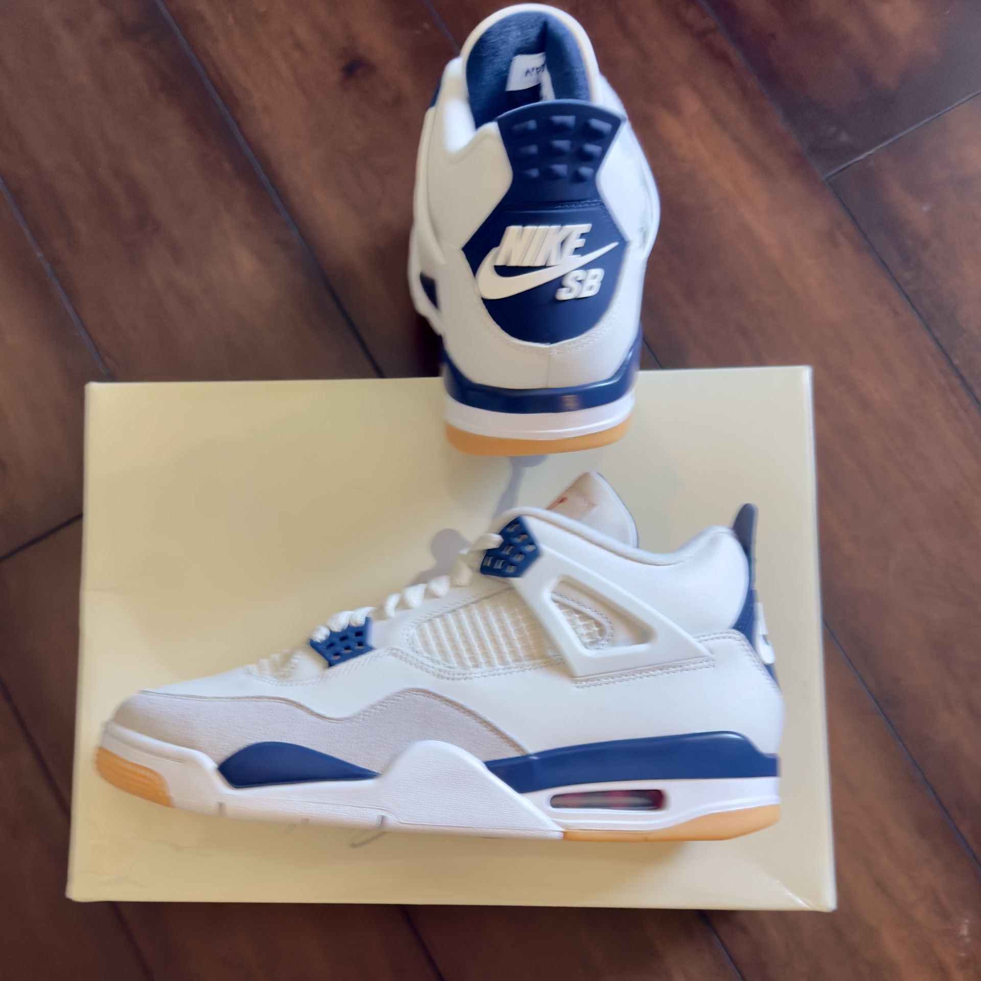 Jordan 4 Retro SB Navy DS size 10.5