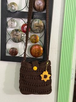 Bonito bolso  a croche a mano