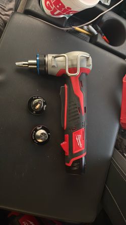 Milwaukee PEX Expander w/ 3 attachments and a 2.0 12V battery
