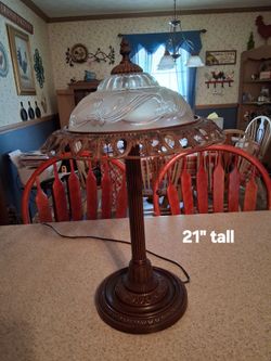 Vintage-Style Table Lamp with Glass Shade