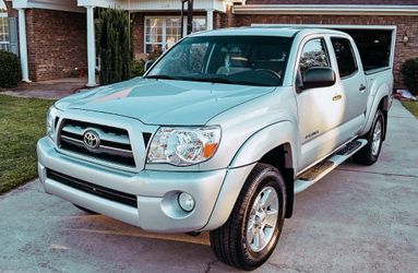 20/05 Toyota Tacoma SR5 and truck perfect& SALE