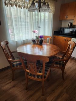 Ethan Allen Dining Table and Chairs