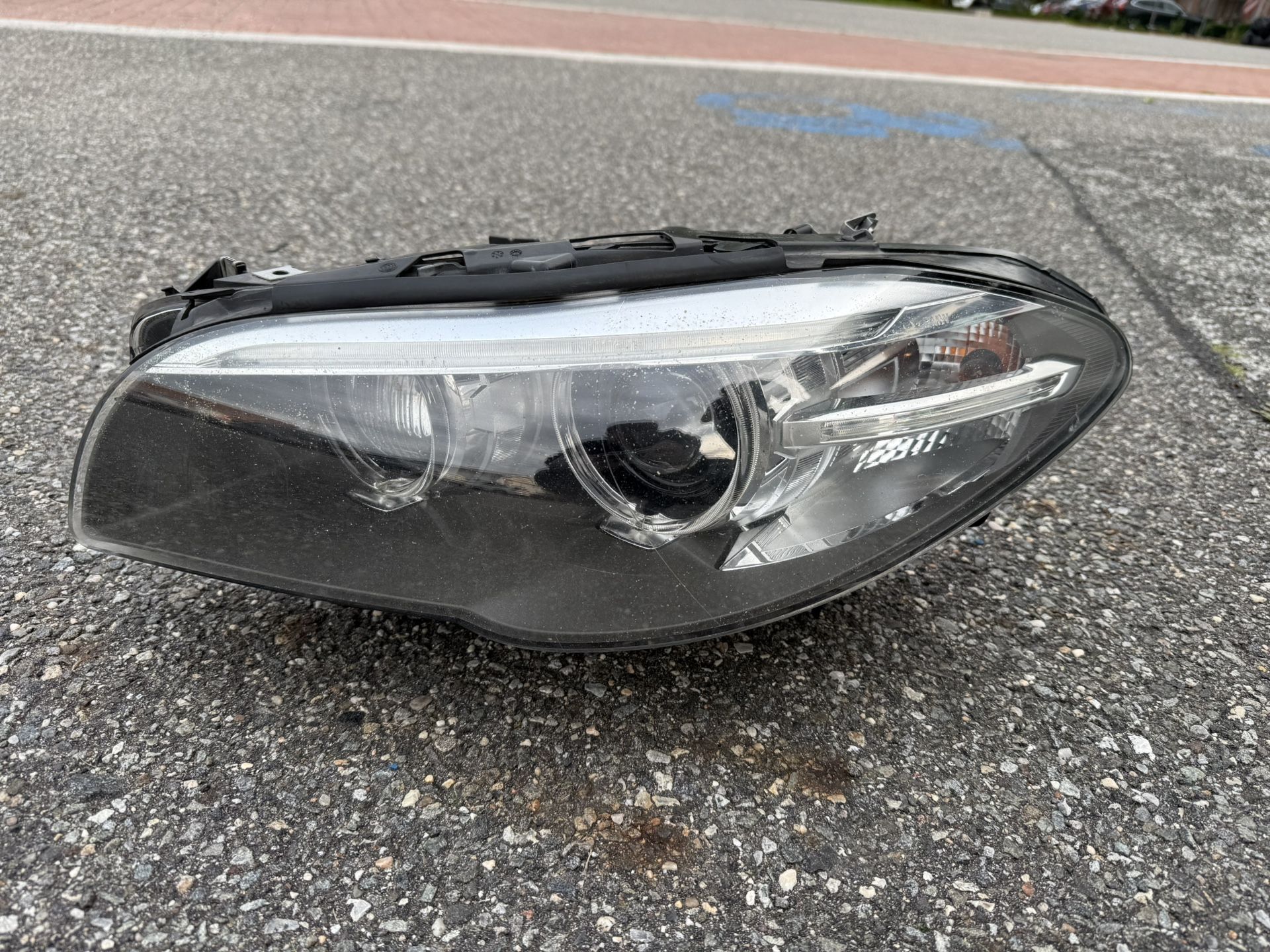 2016 BMW 528 Left Headlight