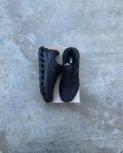 Black On Cloudtilt (Size 8.5)