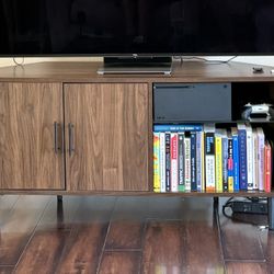 Corner TV Stand