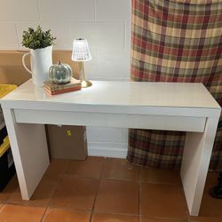 IKEA Malm Dressing Table for Sale in St. Cloud, FL - OfferUp IKEA Malm Dressing Table for Sale in St. Cloud, FL - OfferUp