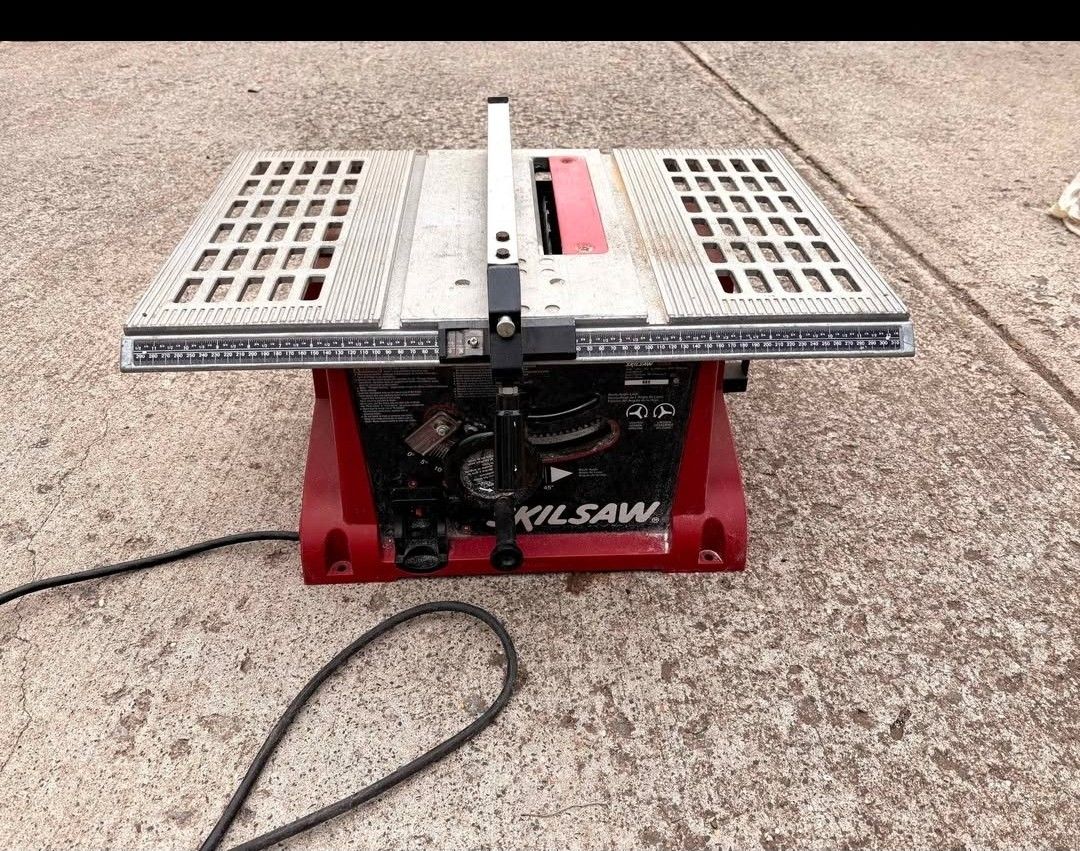 Skilsaw Table saw