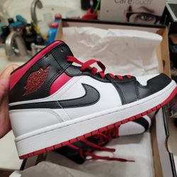 Air Jordan Mid 1 ( Size 9 Men )