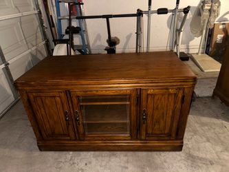 Solid Oak Entertainment Center / TV Console / Media Cabinet