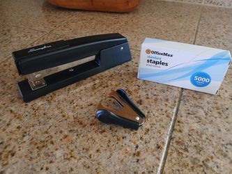NEW Stapler Set