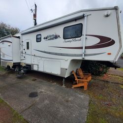 2008 Sunnybrook 5th Wheel 30 Ft