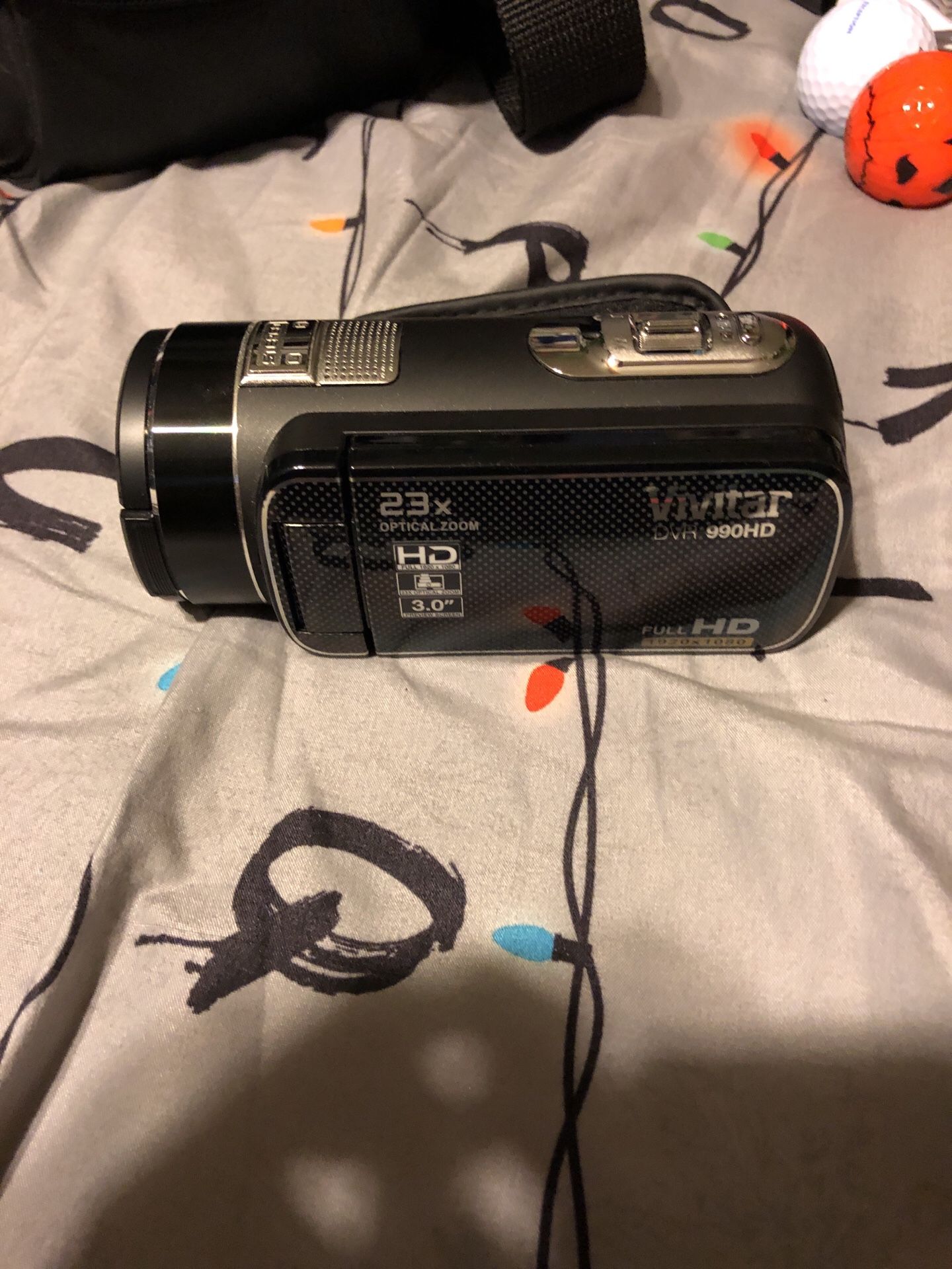 Vivitar DVR 990 HD video camera