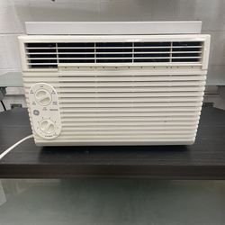 GE Window Air Conditioner Room Ac Cold Ac 