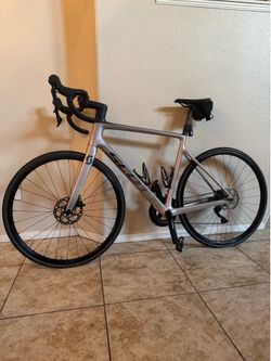 Scott Addict 56cm – Shimano 105 11-Speed – Excellent Condition