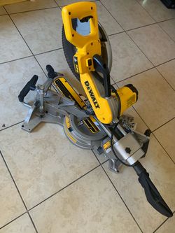 DEWALT XPS Sliding Compound Miter Saw