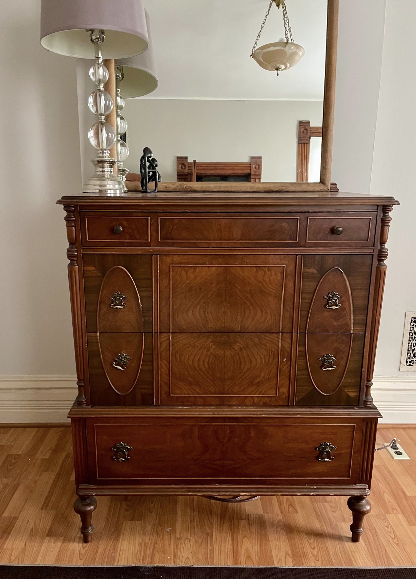Early 20th Century Antique Walnut/Mahogany Dresser/ Chest of Drawers