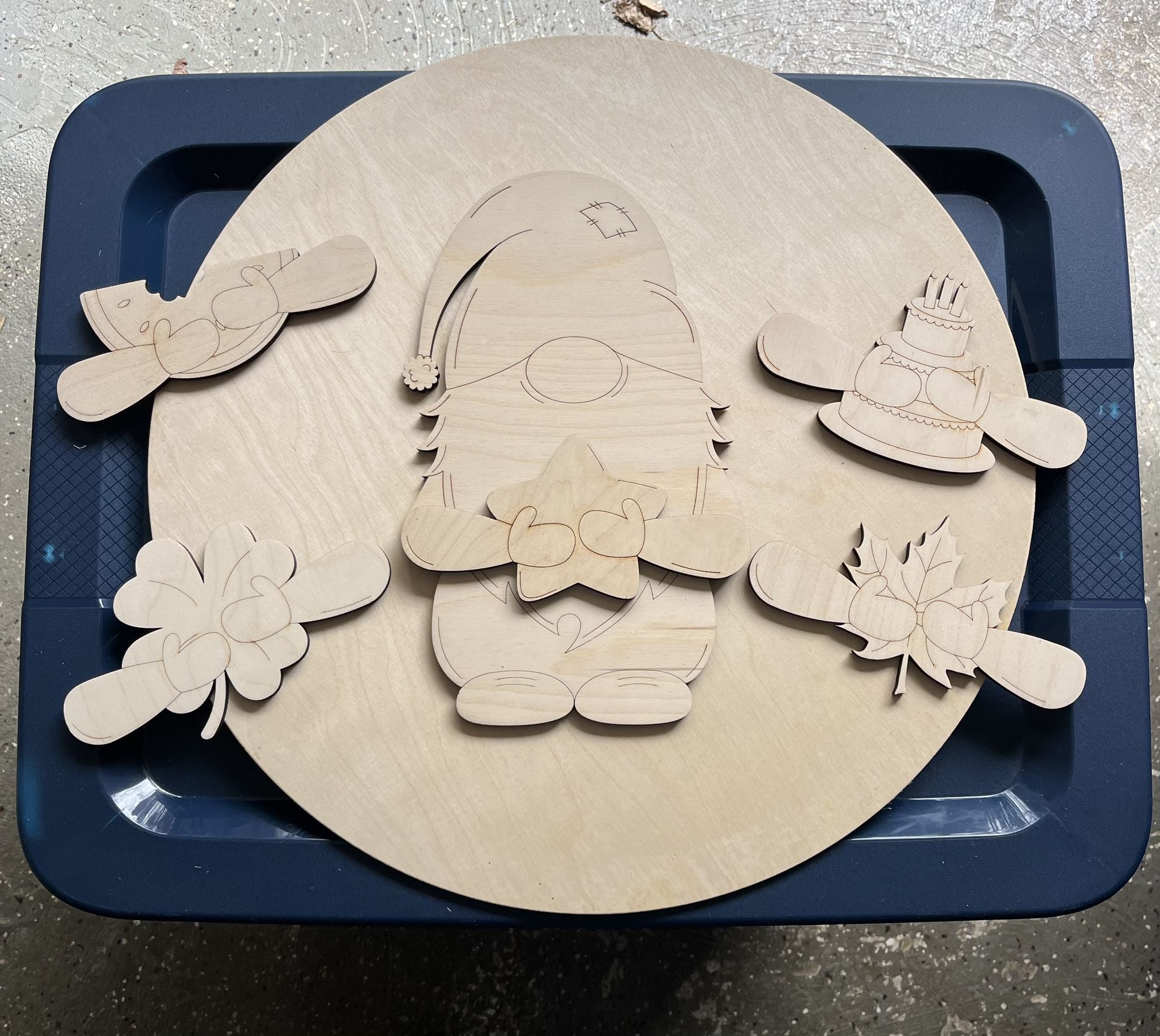 Craft DIY Interchangeable Gnome Sign