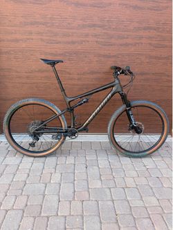 2022 Specialized Epic Evo (XL)(upgraded)